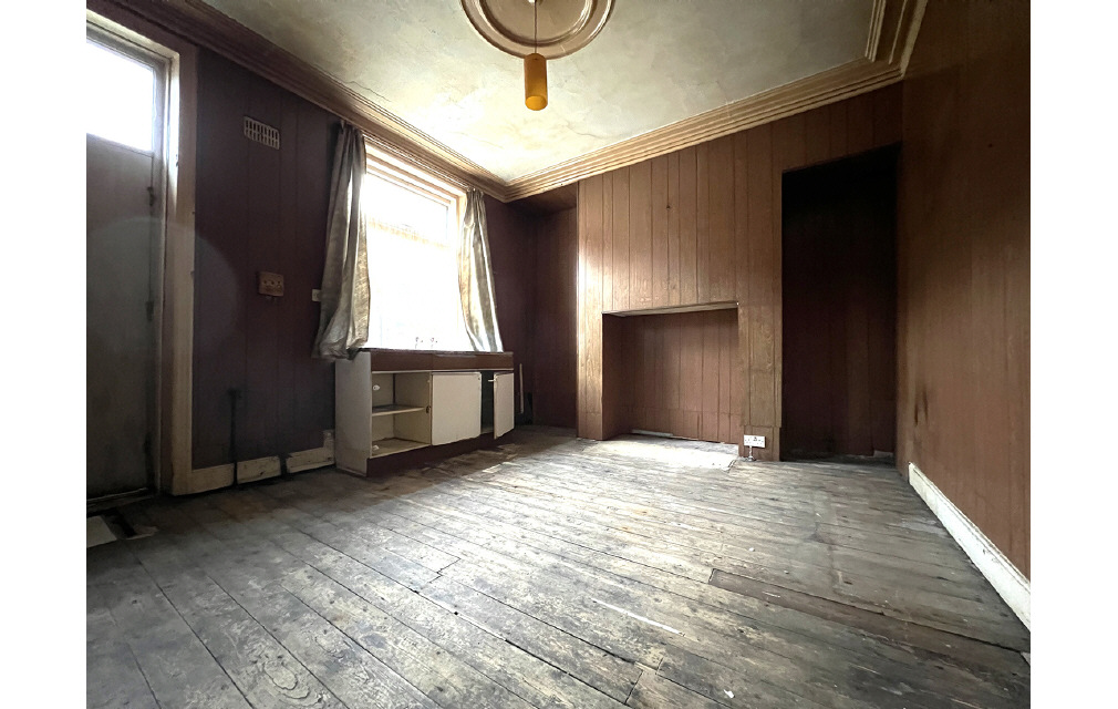 Smiddles Lane, Bradford, West Yorkshire, BD5 9NT
