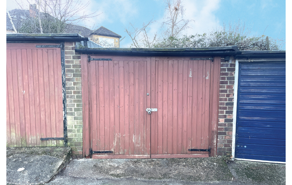 Devon Close, Buckhurst Hill, Essex, IG9 5LF