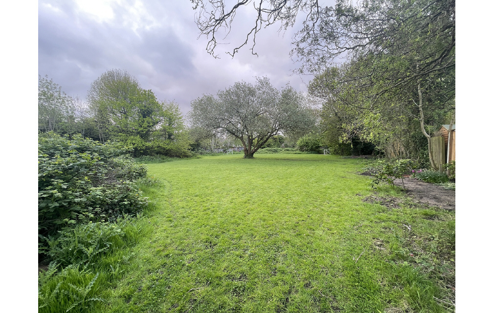 Tangle Tree Close, London, N3 2TR
