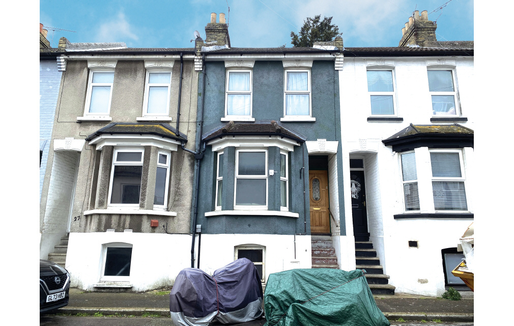 Ernest Road, Chatham, Kent, ME4 5PT