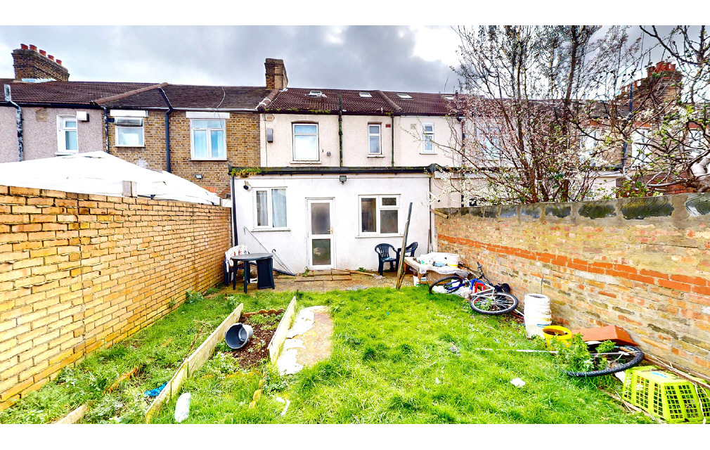 Hickling Road, Ilford, Essex, IG1 2HY
