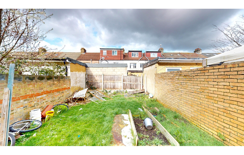 Hickling Road, Ilford, Essex, IG1 2HY