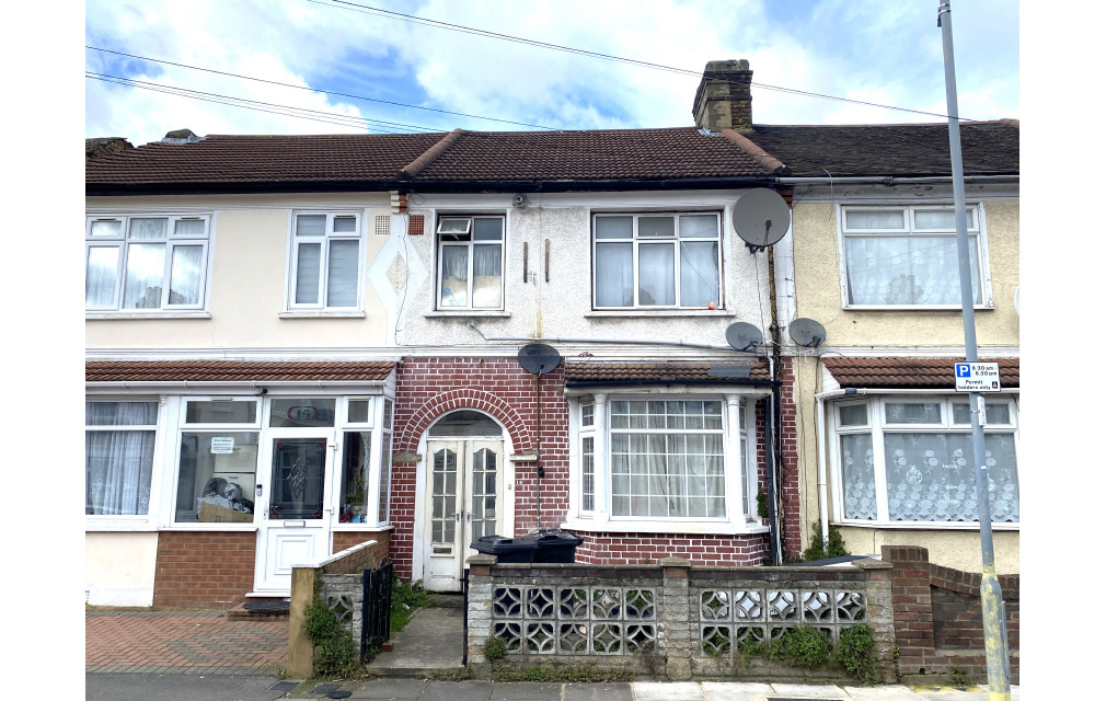 Hickling Road, Ilford, Essex, IG1 2HY