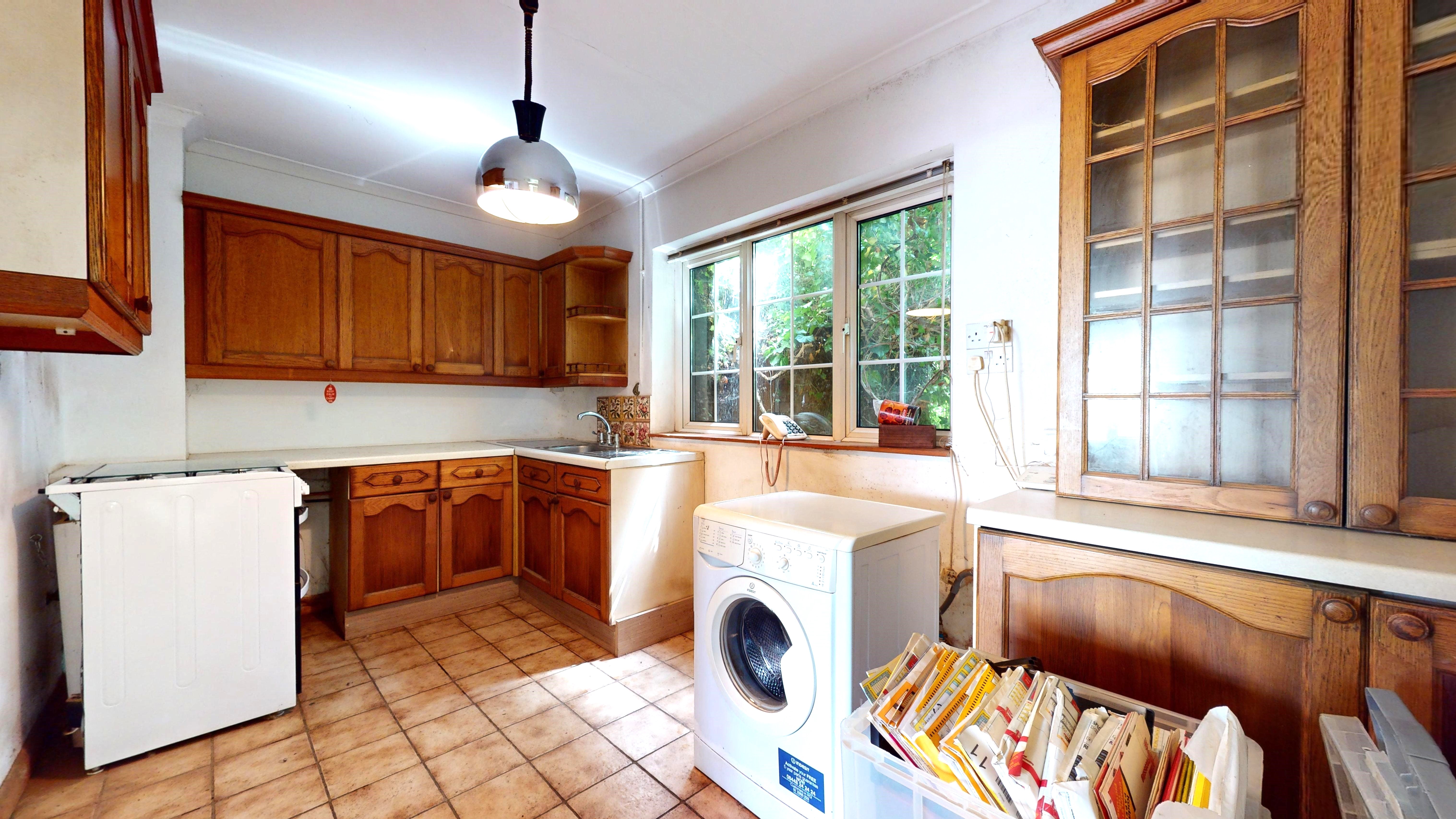 Halliwick Road, Muswell Hill, N10 1AB