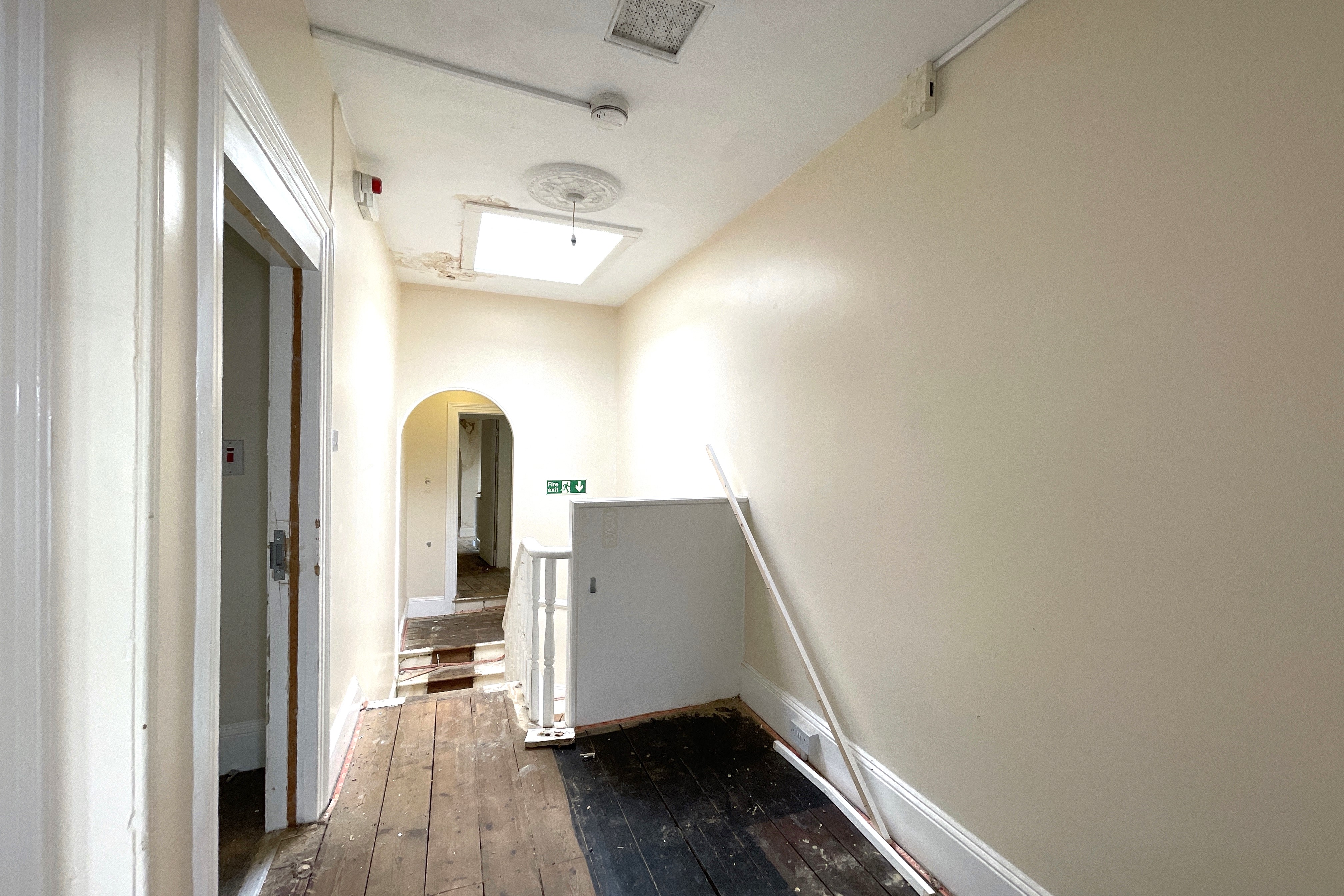 Babbacombe Road, Torquay, Devon, TQ1 1HL