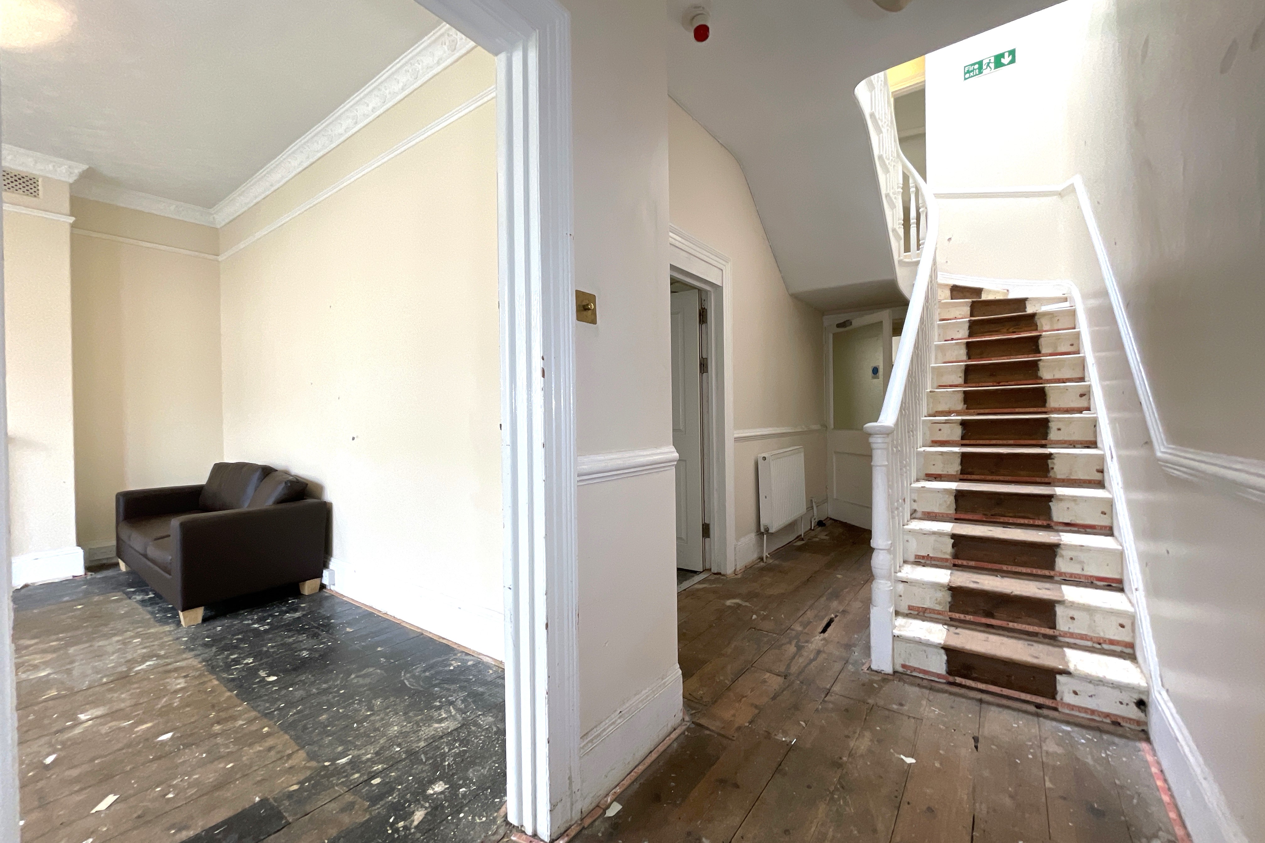 Babbacombe Road, Torquay, Devon, TQ1 1HL