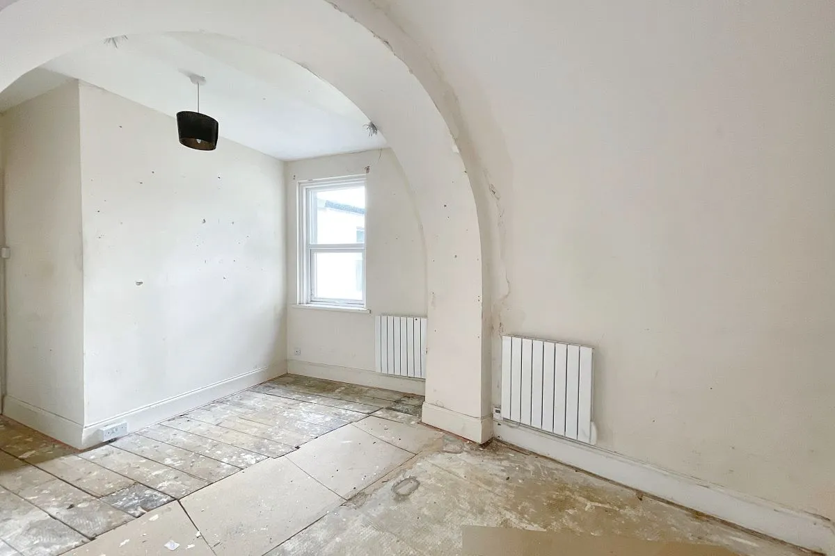 Babbacombe Road, Torquay, Devon, TQ1 1HL