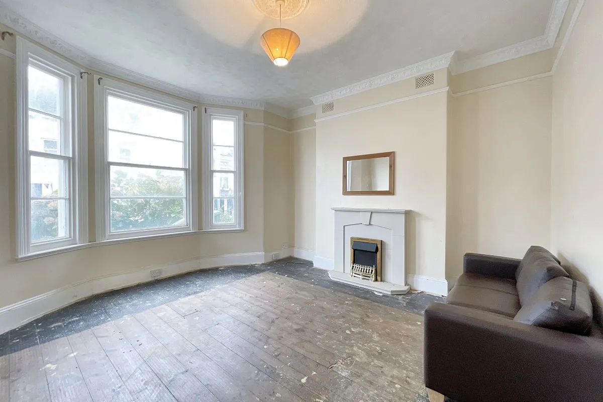 Babbacombe Road, Torquay, Devon, TQ1 1HL