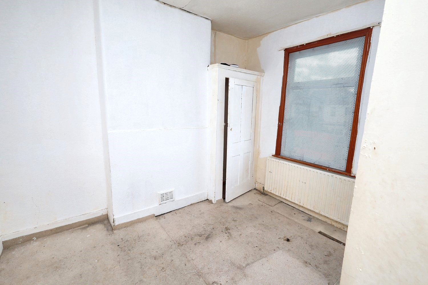 Lowbrook Road, Ilford, Essex, IG1 2HB
