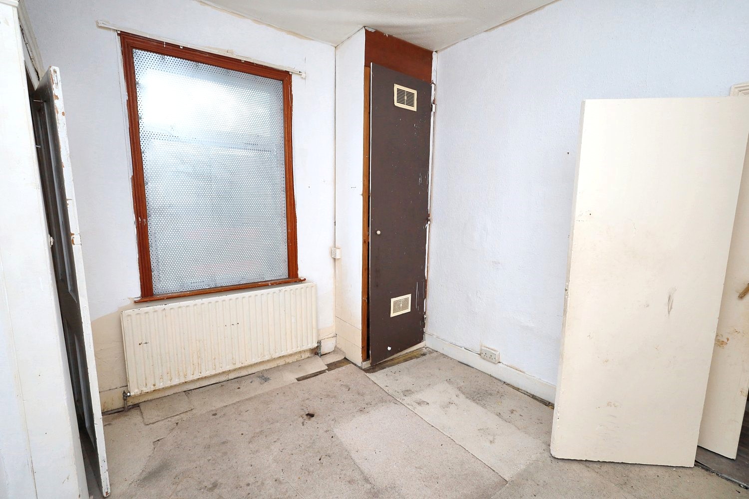 Lowbrook Road, Ilford, Essex, IG1 2HB