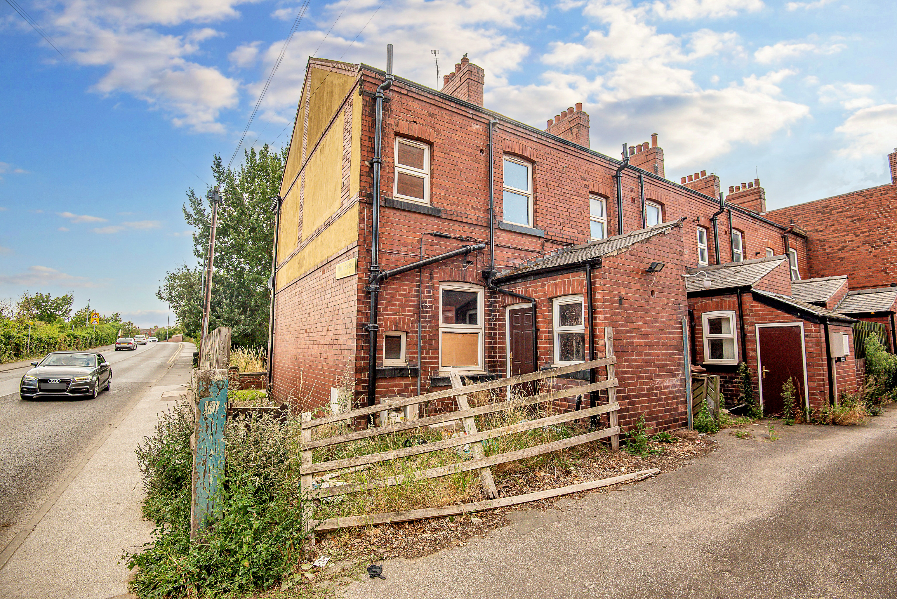 High Street, South Elmsall, Pontefract, West Yorkshire, WF9 2SH