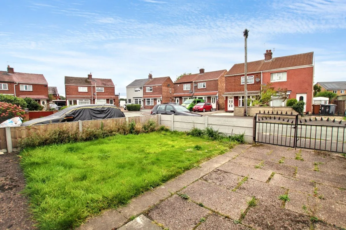 Online Property Auction in London: Stoneley Avenue, Crewe, CW1 4NH | Auction ends 22/10/2025, a Guide Price of £40,000+.