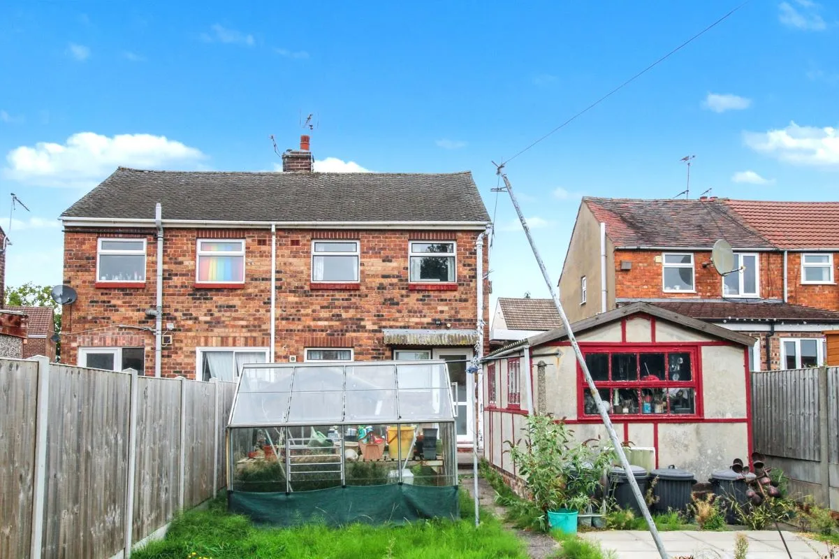 Online Property Auction in London: Stoneley Avenue, Crewe, CW1 4NH | Auction ends 22/10/2025, a Guide Price of £40,000+.