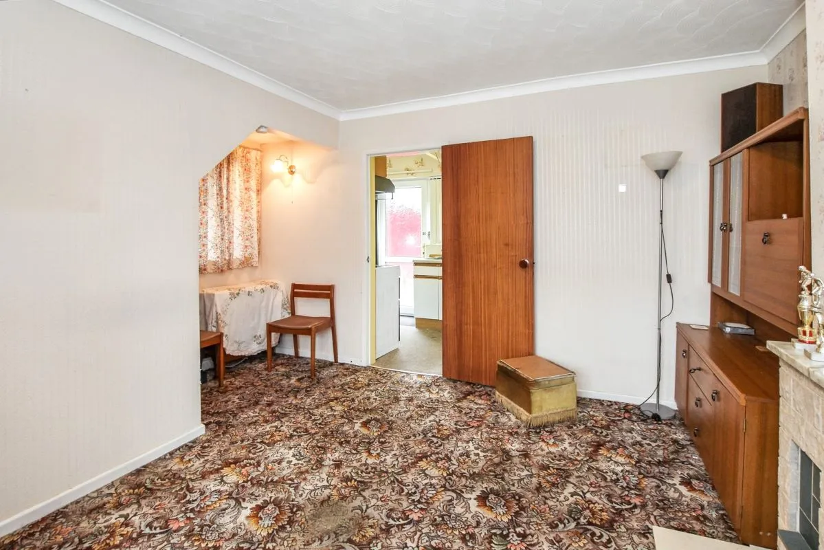 Online Property Auction in London: Stoneley Avenue, Crewe, CW1 4NH | Auction ends 22/10/2025, a Guide Price of £40,000+.
