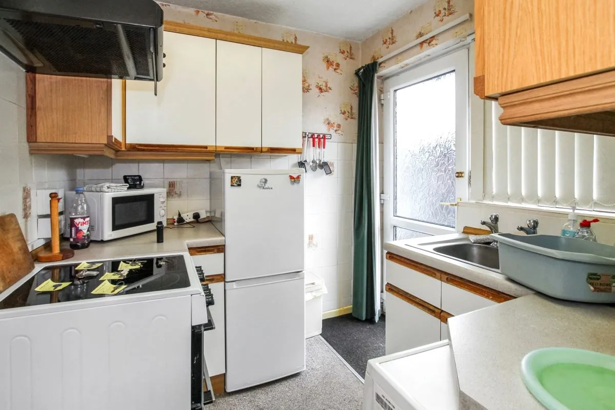 Online Property Auction in London: Stoneley Avenue, Crewe, CW1 4NH | Auction ends 22/10/2025, a Guide Price of £40,000+.