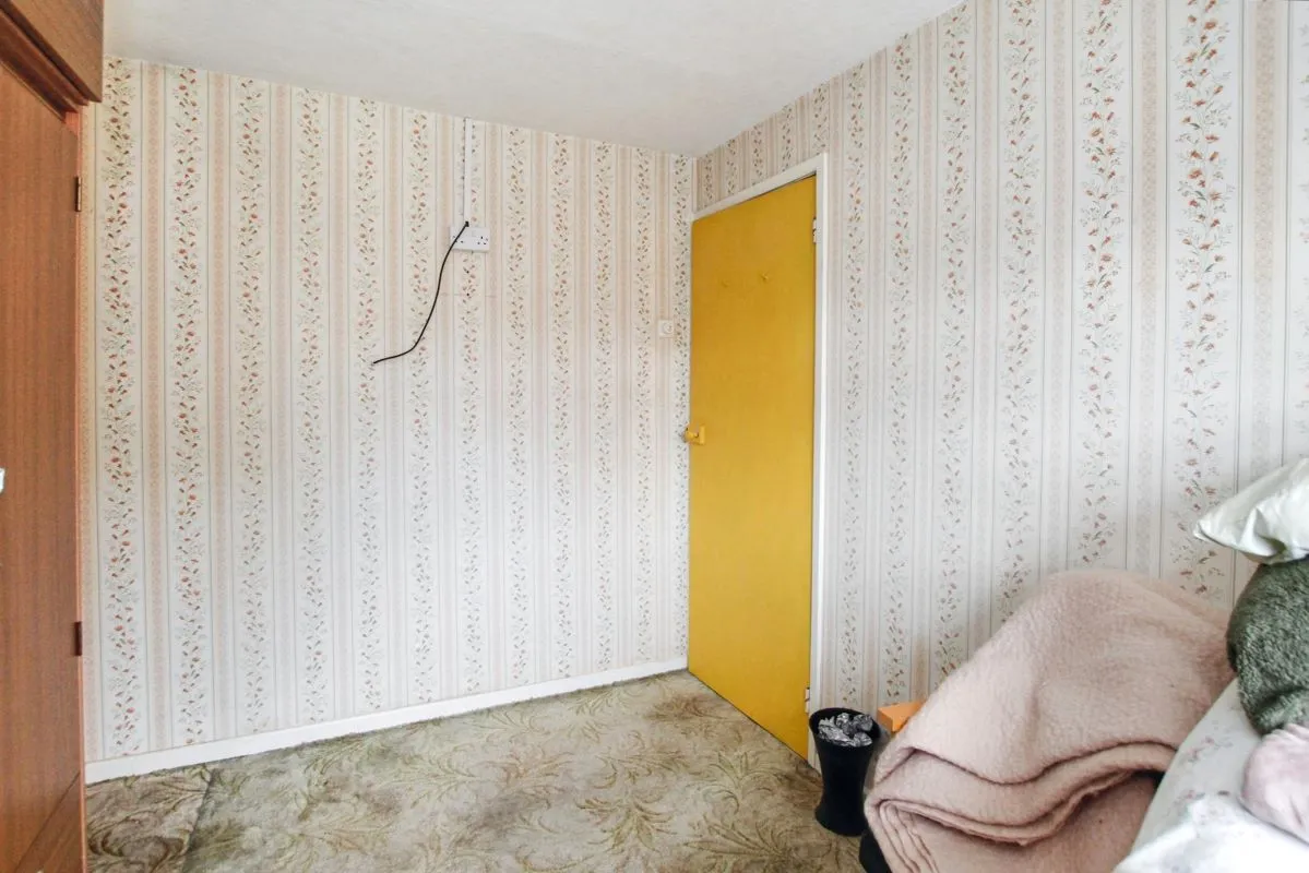 Online Property Auction in London: Stoneley Avenue, Crewe, CW1 4NH | Auction ends 22/10/2025, a Guide Price of £40,000+.