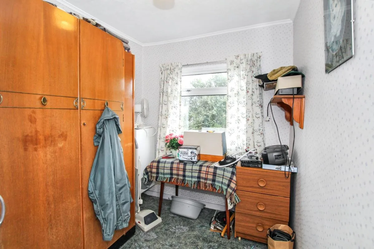 Online Property Auction in London: Stoneley Avenue, Crewe, CW1 4NH | Auction ends 22/10/2025, a Guide Price of £40,000+.