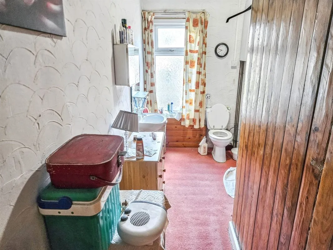 Online Property Auction in London: Thornhill Road, Brighouse, HD6 3AH | Auction ends 22/10/2025, a Guide Price of £35,000+.