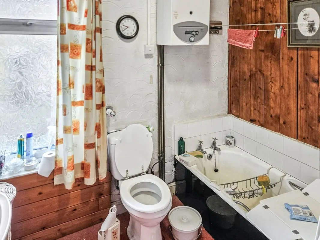 Online Property Auction in London: Thornhill Road, Brighouse, HD6 3AH | Auction ends 22/10/2025, a Guide Price of £35,000+.