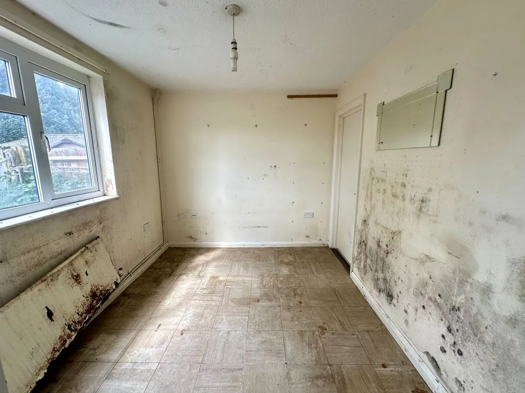 Online Property Auction in London: Halcot Avenue, Bexleyheath, DA6 7QD | Auction ends 22/10/2025.