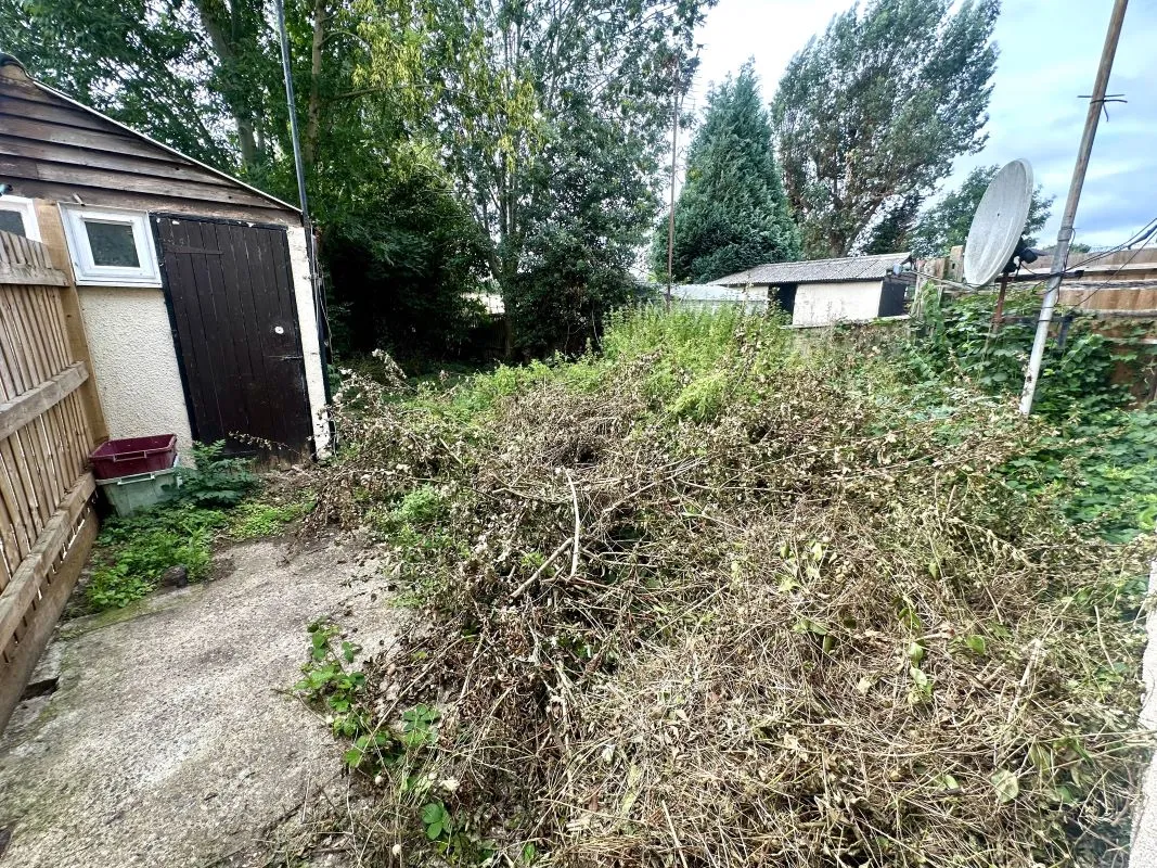 Online Property Auction in London: Halcot Avenue, Bexleyheath, DA6 7QD | Auction ends 22/10/2025.
