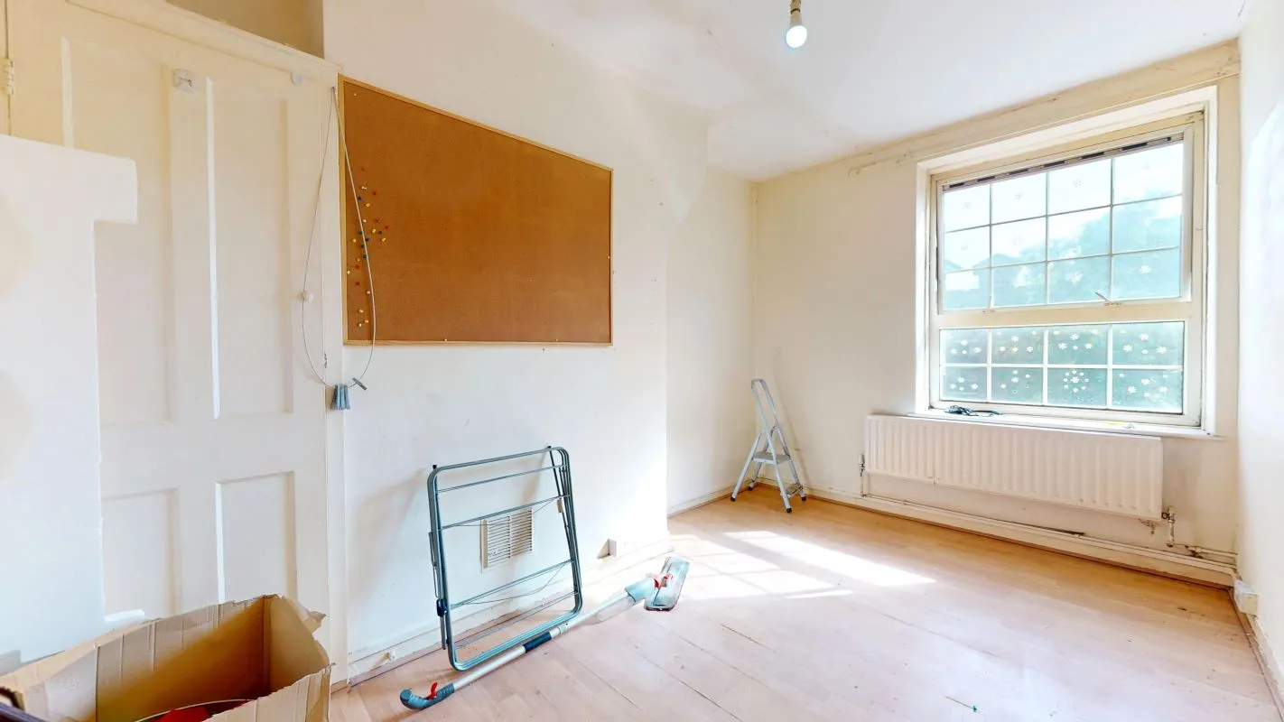 Online Property Auction in London: Haddo House, Haddo Street, Greenwich, SE10 9SF | Auction ends 22/10/2025, a Guide Price of £225,000+.