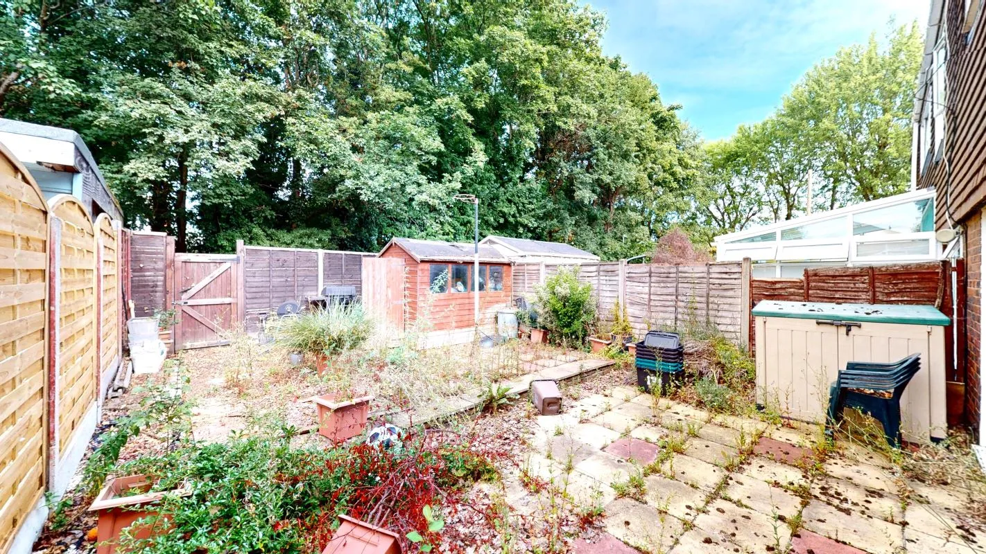 Online Property Auction in London: Wheatcroft, Cheshunt, Waltham Cross, EN7 6JU | Auction ends 22/10/2025.