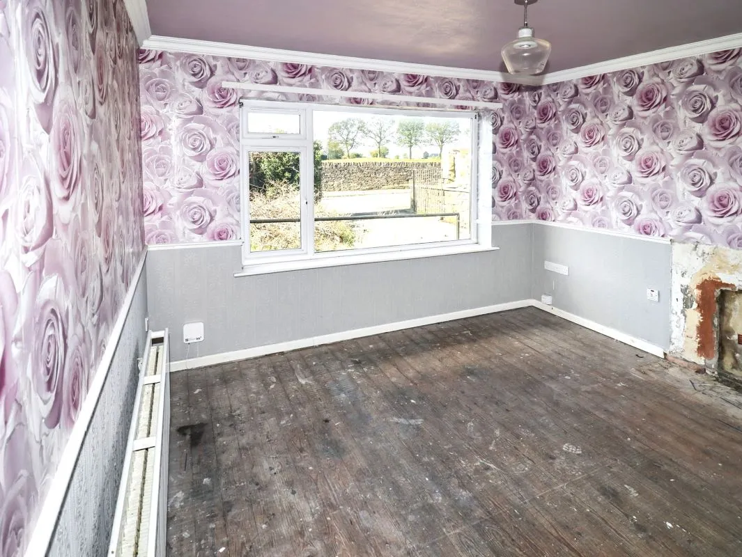 Online Property Auction in London: New Park Road, Queensbury, BD13 1PP | Auction ends 22/10/2025, a Guide Price of £110,000+.