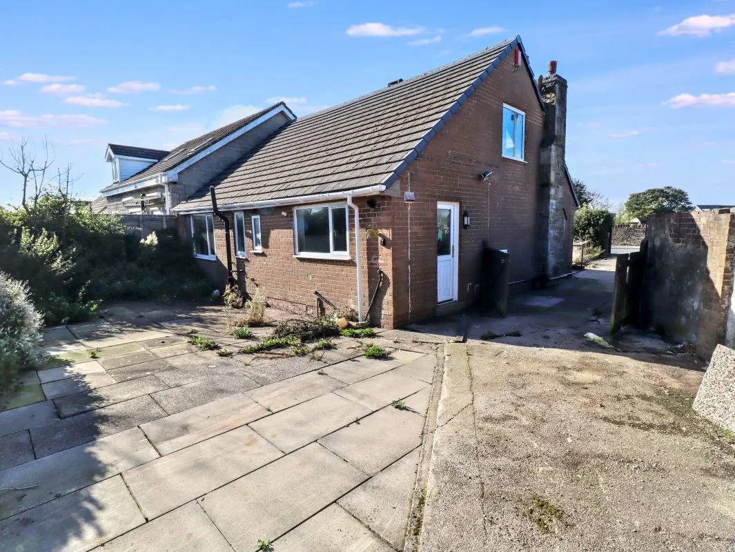 Online Property Auction in London: New Park Road, Queensbury, BD13 1PP | Auction ends 22/10/2025, a Guide Price of £110,000+.