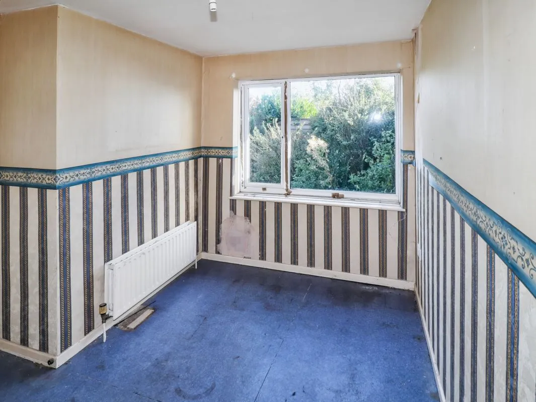 Online Property Auction in London: New Park Road, Queensbury, BD13 1PP | Auction ends 22/10/2025, a Guide Price of £110,000+.