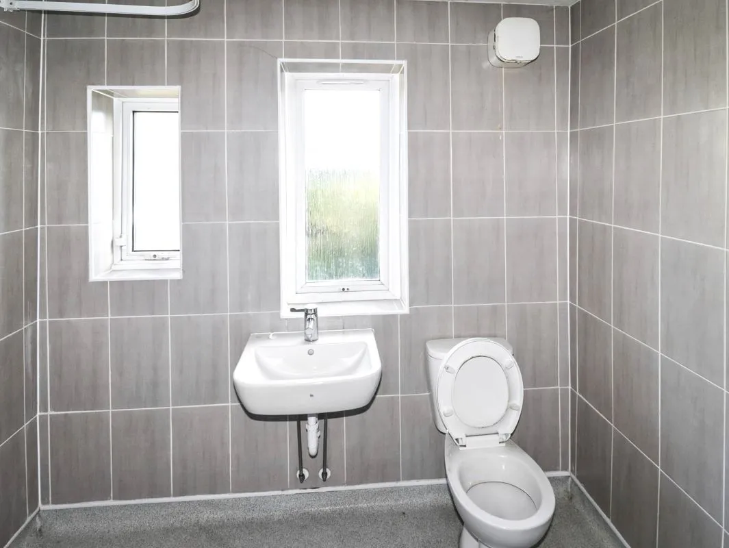 Online Property Auction in London: New Park Road, Queensbury, BD13 1PP | Auction ends 22/10/2025, a Guide Price of £110,000+.