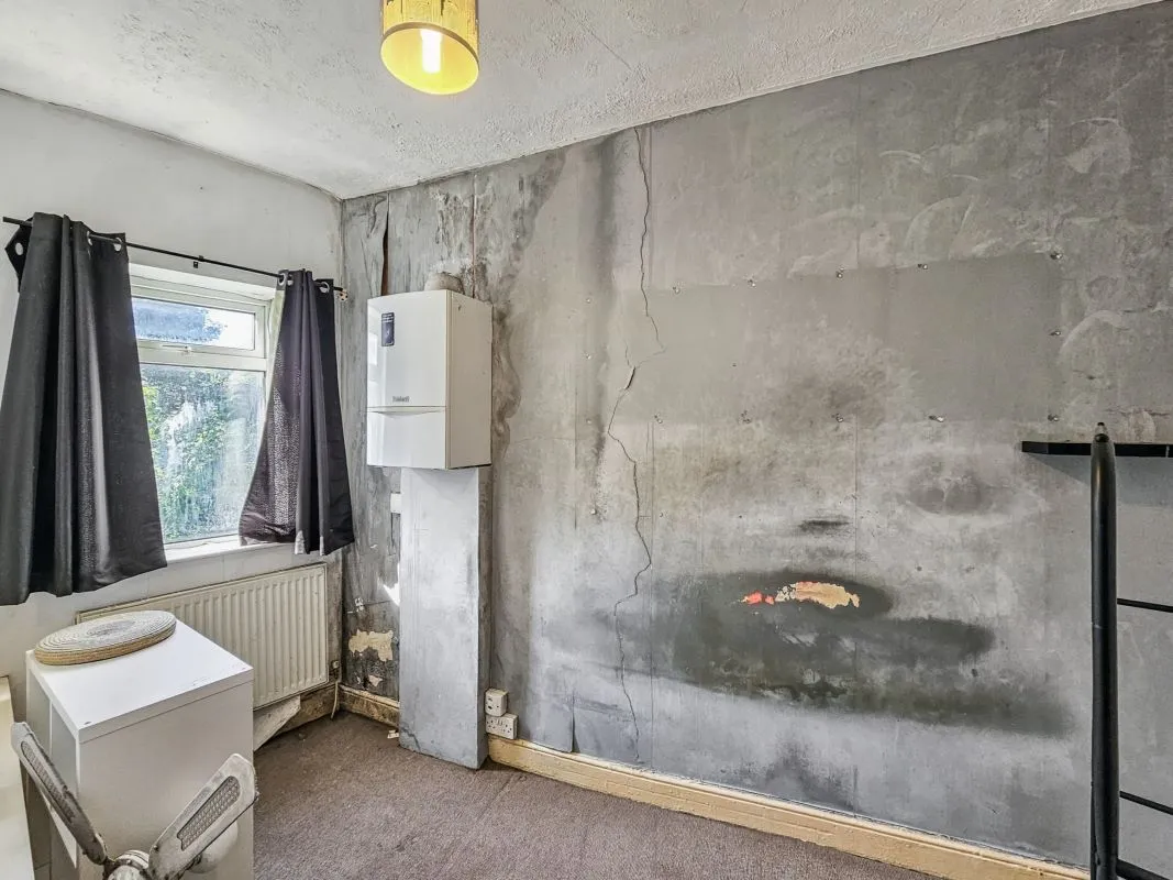 Online Property Auction in London: Shakespeare Crescent, Eccles, Manchester, M30 0PB | Auction ends 22/10/2025, a Guide Price of £70,000+.