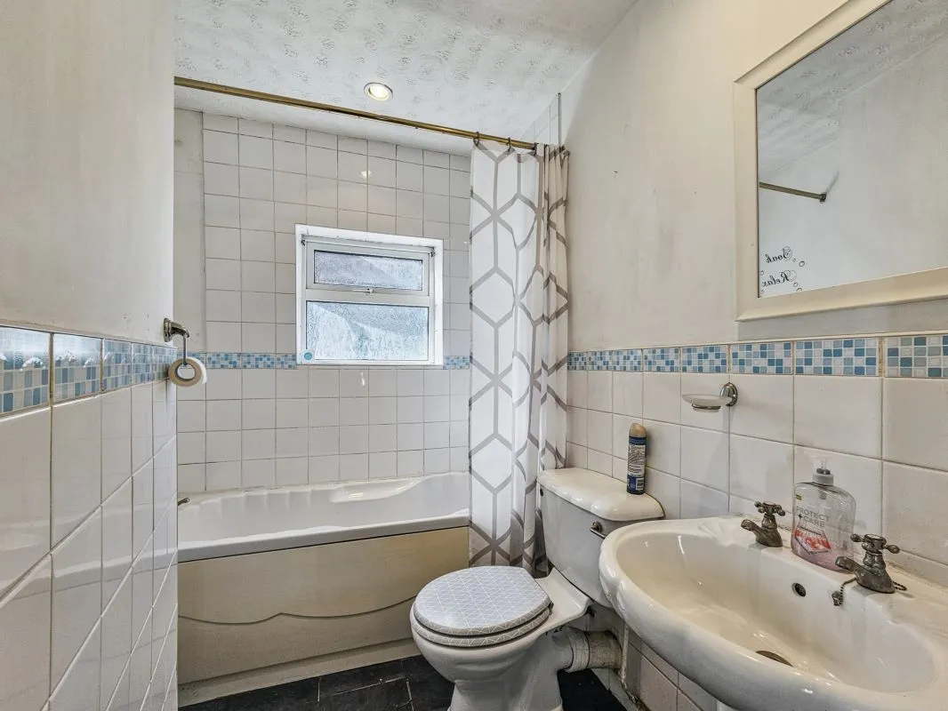 Online Property Auction in London: Shakespeare Crescent, Eccles, Manchester, M30 0PB | Auction ends 22/10/2025, a Guide Price of £70,000+.