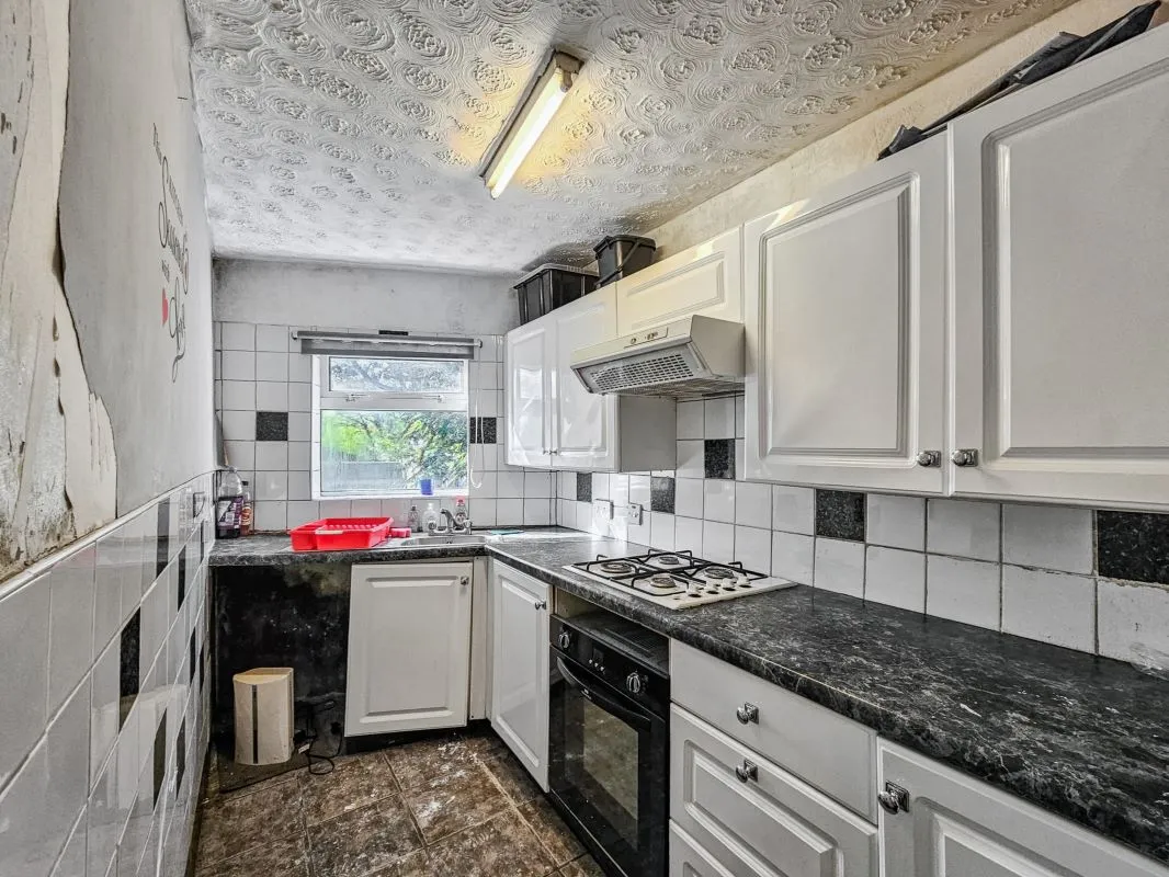 Online Property Auction in London: Shakespeare Crescent, Eccles, Manchester, M30 0PB | Auction ends 22/10/2025, a Guide Price of £70,000+.