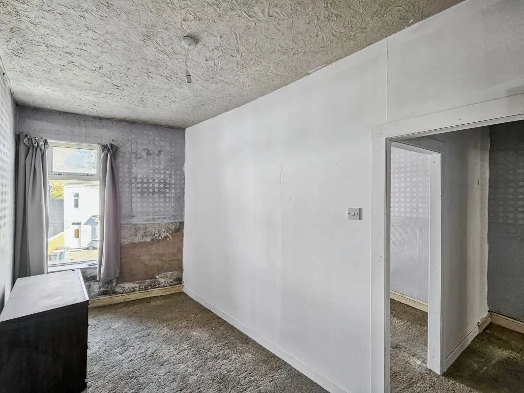 Online Property Auction in London: Shakespeare Crescent, Eccles, Manchester, M30 0PB | Auction ends 22/10/2025, a Guide Price of £70,000+.