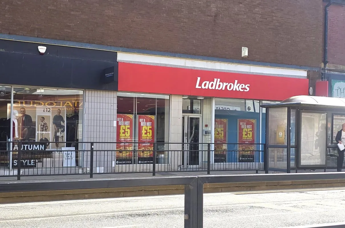 Online Property Auction in London: 75 Lord Street, Fleetwood, FY7 6DS | Auction ends 22/10/2025, a Guide Price of £60,000+.