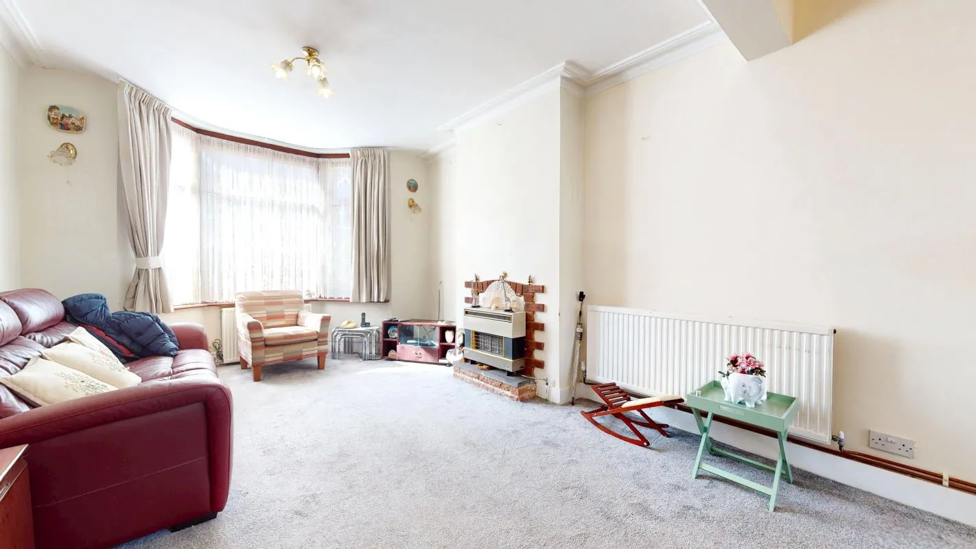 Online Property Auction in London: Danesbury Road, Feltham, TW13 5BG | Auction ends 22/10/2025, a Guide Price of £420,000+.
