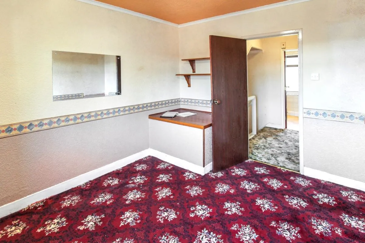 Online Property Auction in London: Rokeby Drive, Sheffield, S5 9JT | Auction ends 22/10/2025, a Guide Price of £50,000+.