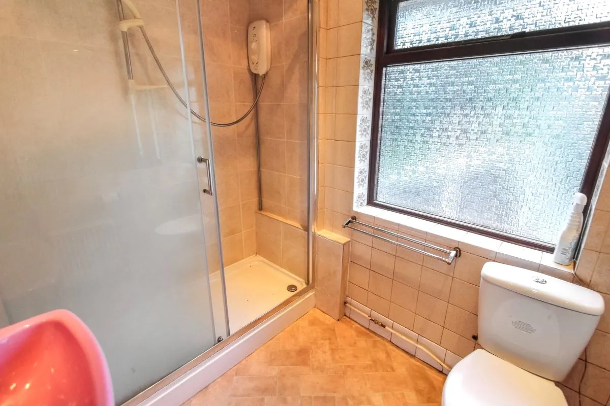 Online Property Auction in London: Rokeby Drive, Sheffield, S5 9JT | Auction ends 22/10/2025, a Guide Price of £50,000+.