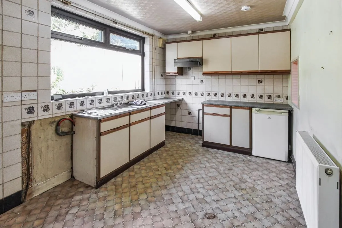 Online Property Auction in London: Rokeby Drive, Sheffield, S5 9JT | Auction ends 22/10/2025, a Guide Price of £50,000+.