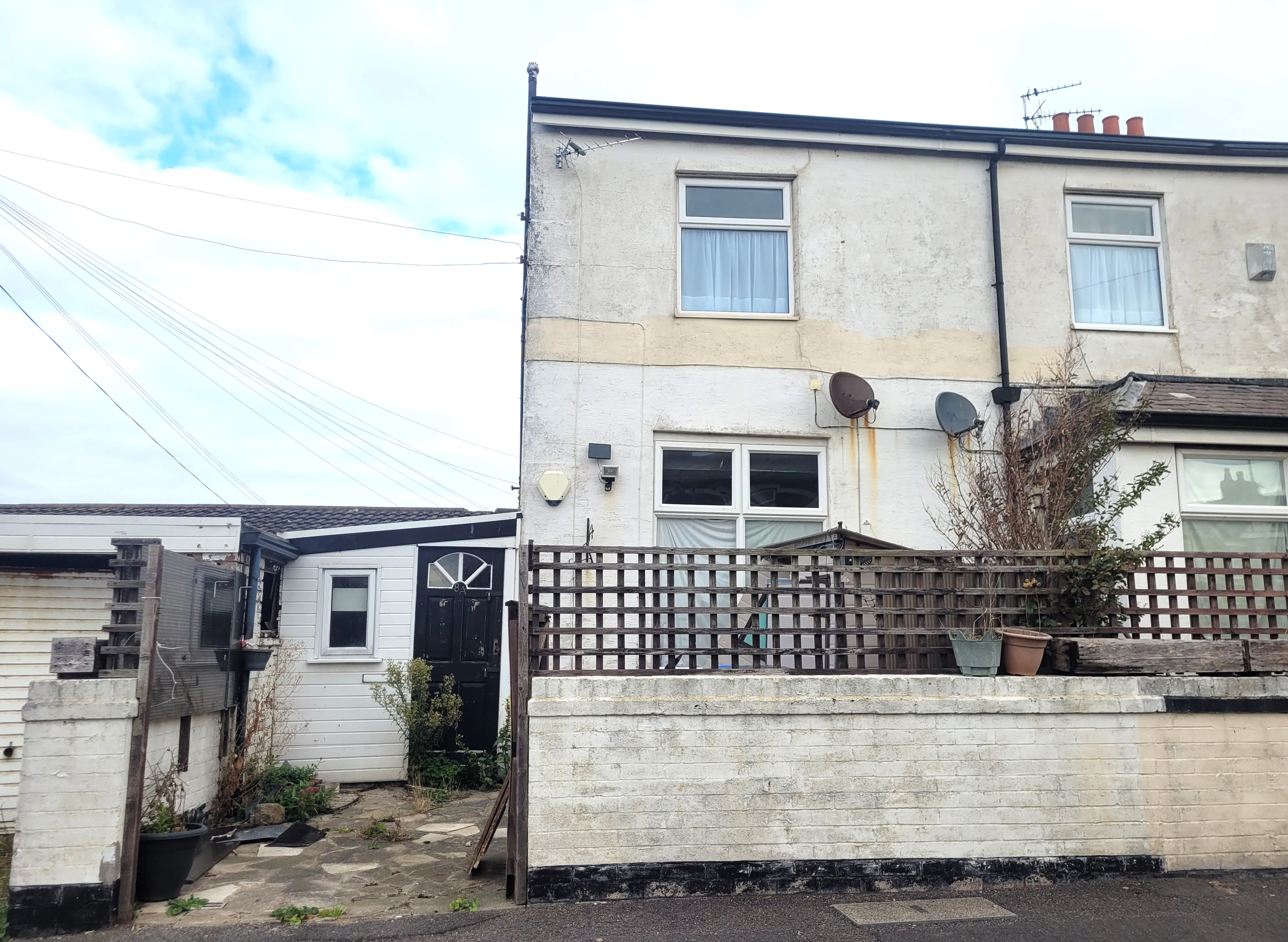 Online Property Auction in London: Baron Road, Blackpool, FY1 6JU | Auction ends 22/10/2025, a Guide Price of £10,000+.