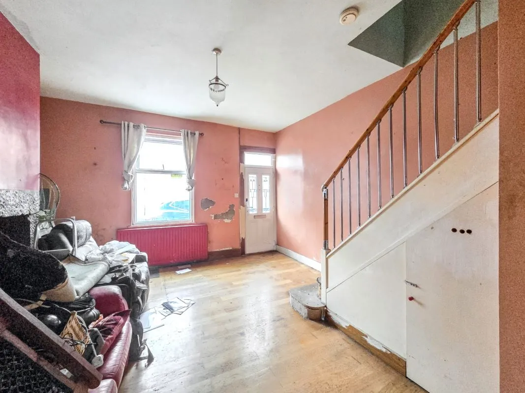 Online Property Auction in London: Victoria Street, Longridge, Preston, PR3 3EH | Auction ends 22/10/2025, a Guide Price of £30,000+.