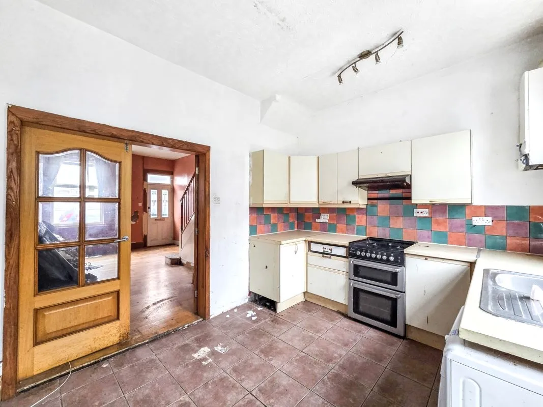 Online Property Auction in London: Victoria Street, Longridge, Preston, PR3 3EH | Auction ends 22/10/2025, a Guide Price of £30,000+.