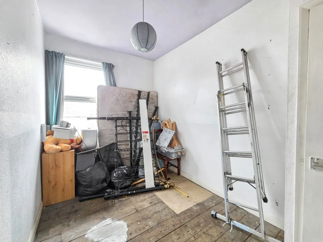 Online Property Auction in London: Victoria Street, Longridge, Preston, PR3 3EH | Auction ends 22/10/2025, a Guide Price of £30,000+.