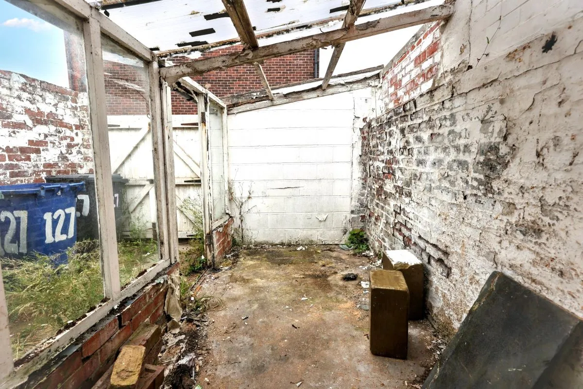 Online Property Auction in London: Broad Oak Lane, Bury, BL9 7SE | Auction ends 22/10/2025, a Guide Price of £50,000+.