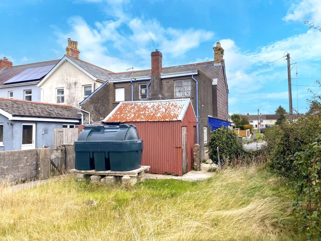 Online Property Auction in London: Plasmarl, Clynderwen, SA66 7NE | Auction ends 22/10/2025, a Guide Price of £50,000+.