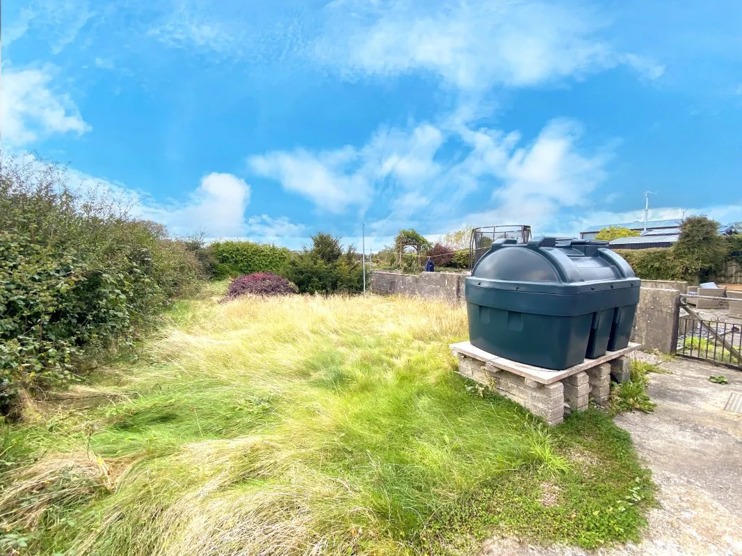 Online Property Auction in London: Plasmarl, Clynderwen, SA66 7NE | Auction ends 22/10/2025, a Guide Price of £50,000+.