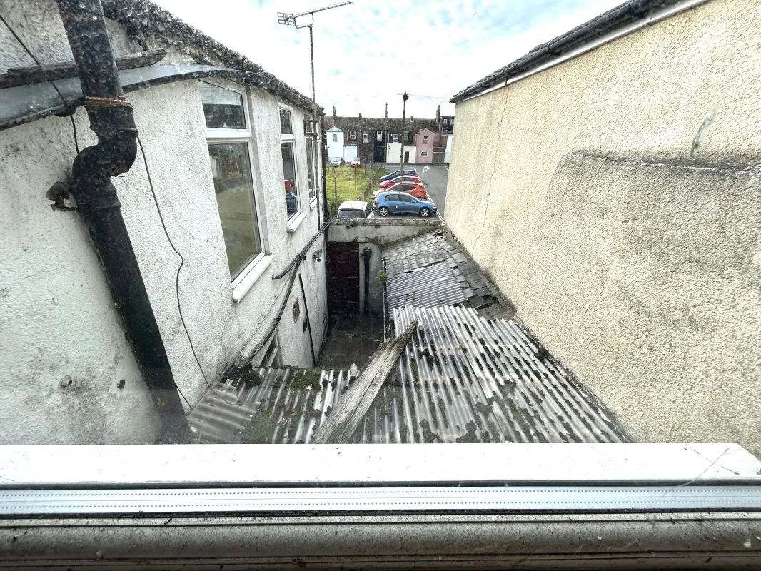 Online Property Auction in London: Albion Road, Great Yarmouth, NR30 2JD | Auction ends 22/10/2025, a Guide Price of £60,000+.