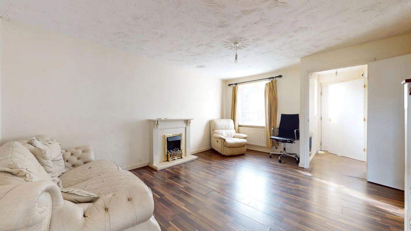 Online Property Auction in London: Windsor Road, Gillingham, ME7 4PS | Auction ends 22/10/2025.