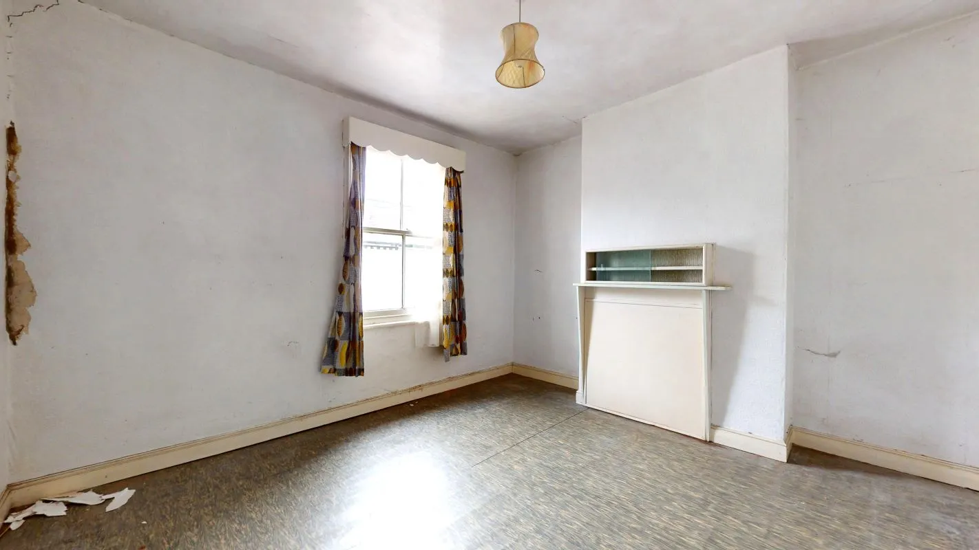 Online Property Auction in London: Melton Close, Newmarket, CB8 8BE | Auction ends 22/10/2025, a Guide Price of £90,000+.
